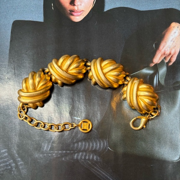 Vintage Givenchy Gold Tone Chunky Linked Knot Bracelet - Picture 1 of 14